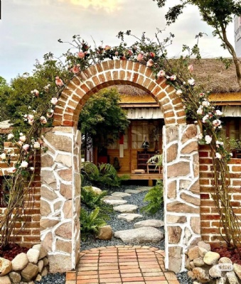 Explore Vintage Garden with Eco-Friendly Reclaimed Fire Bricks